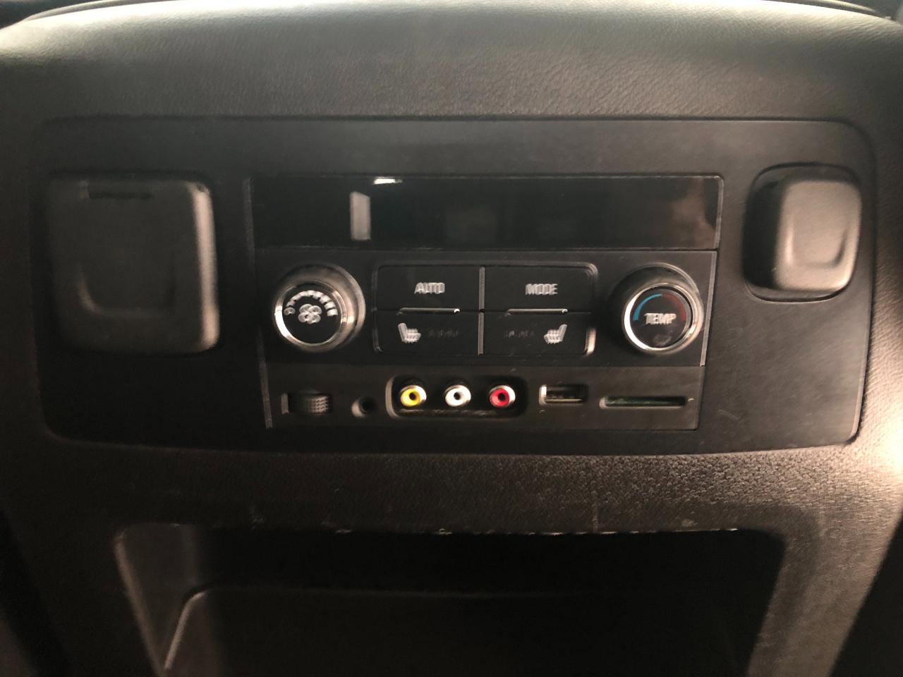 Used 2016 GMC Yukon XL Denali w/ Open Road Package AWD/4WD image 11