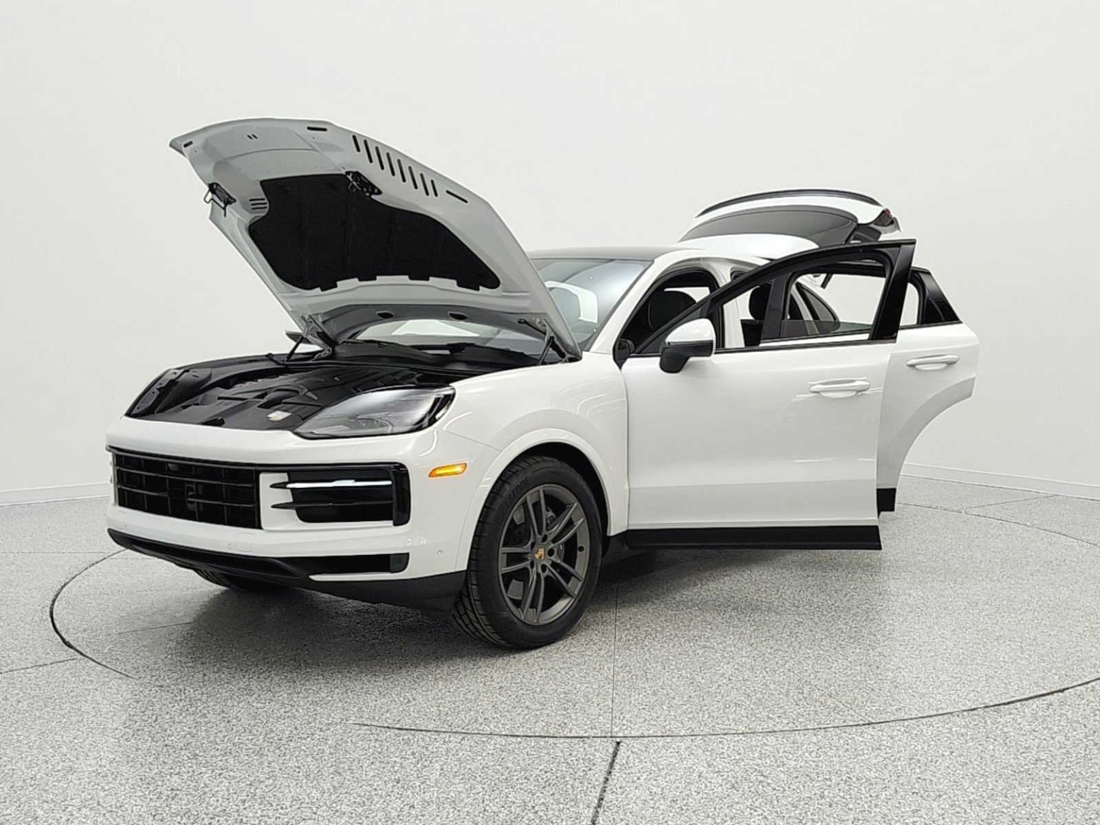 Used 2024 Porsche Cayenne Coupe image 9