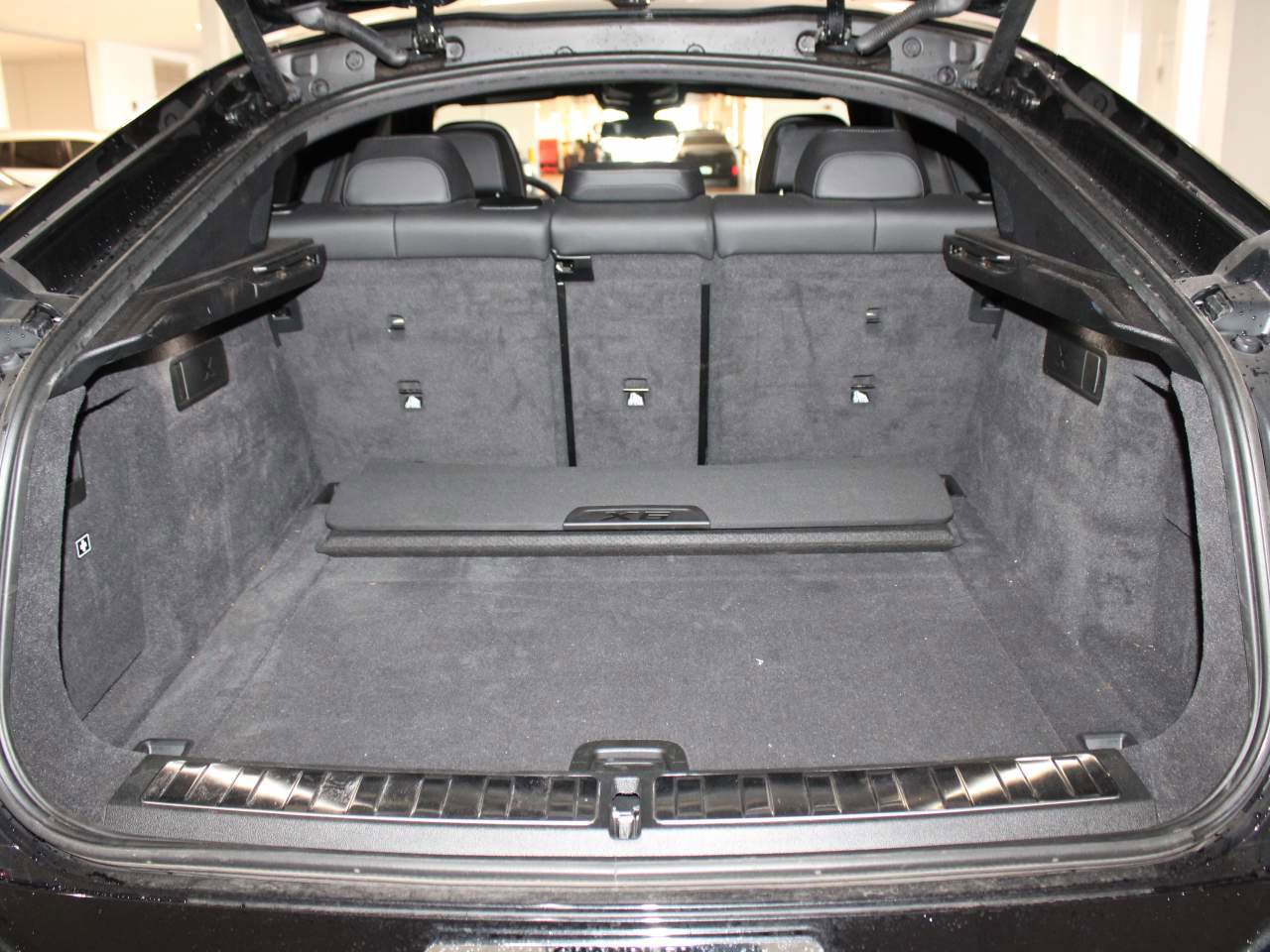 Certified 2025 BMW X6 M60i w/ Parking Assistance Package image 8