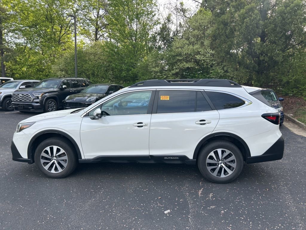 Used 2022 Subaru Outback Premium image 8
