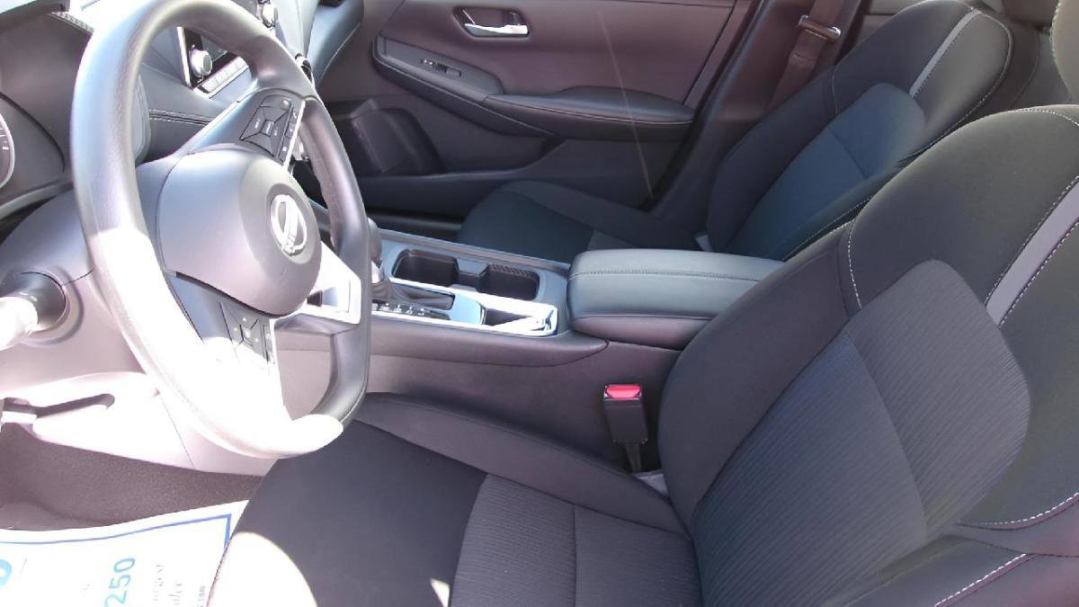 Used 2024 Nissan Sentra SV FWD image 13