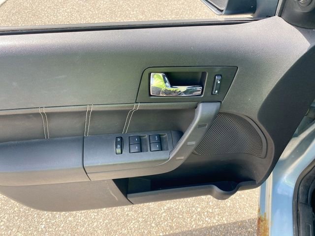 Used 2009 Ford Focus SEL FWD image 18