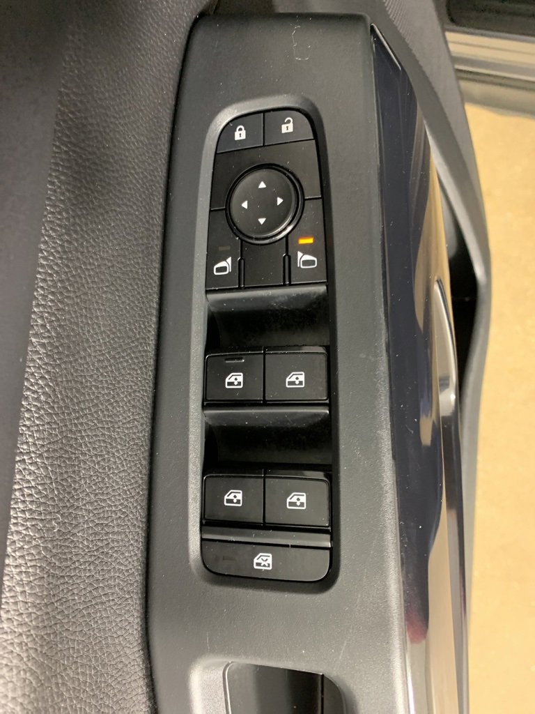 Used 2023 Nissan Pathfinder SV image 18