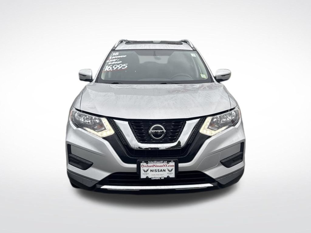 Used 2018 Nissan Rogue SV w/ Sun & Sound Touring Package AWD/4WD image 3
