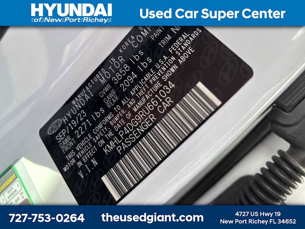 Used 2024 Hyundai Elantra Limited image 15
