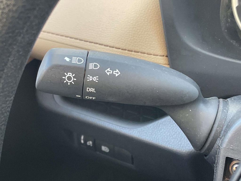 Used 2023 Toyota RAV4 LE AWD/4WD image 12