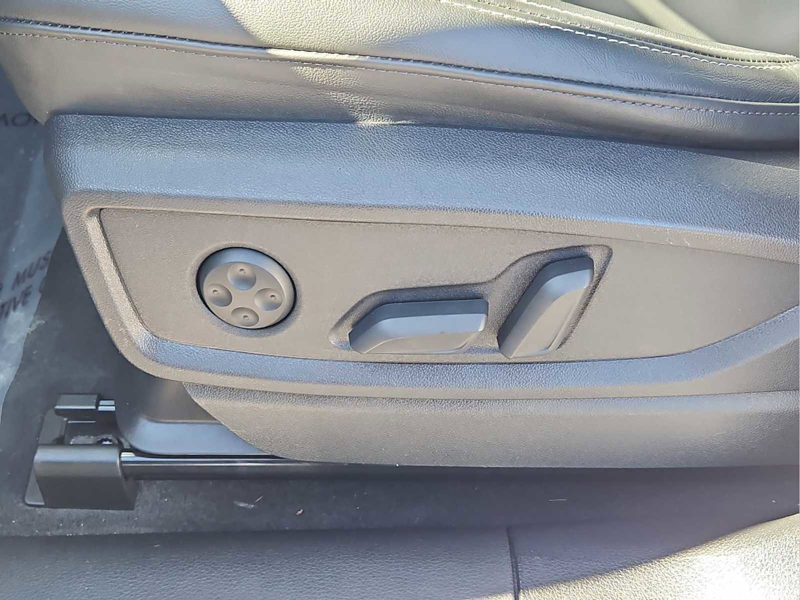 Used 2023 Audi Q5 2.0T Premium w/ Convenience Package image 13