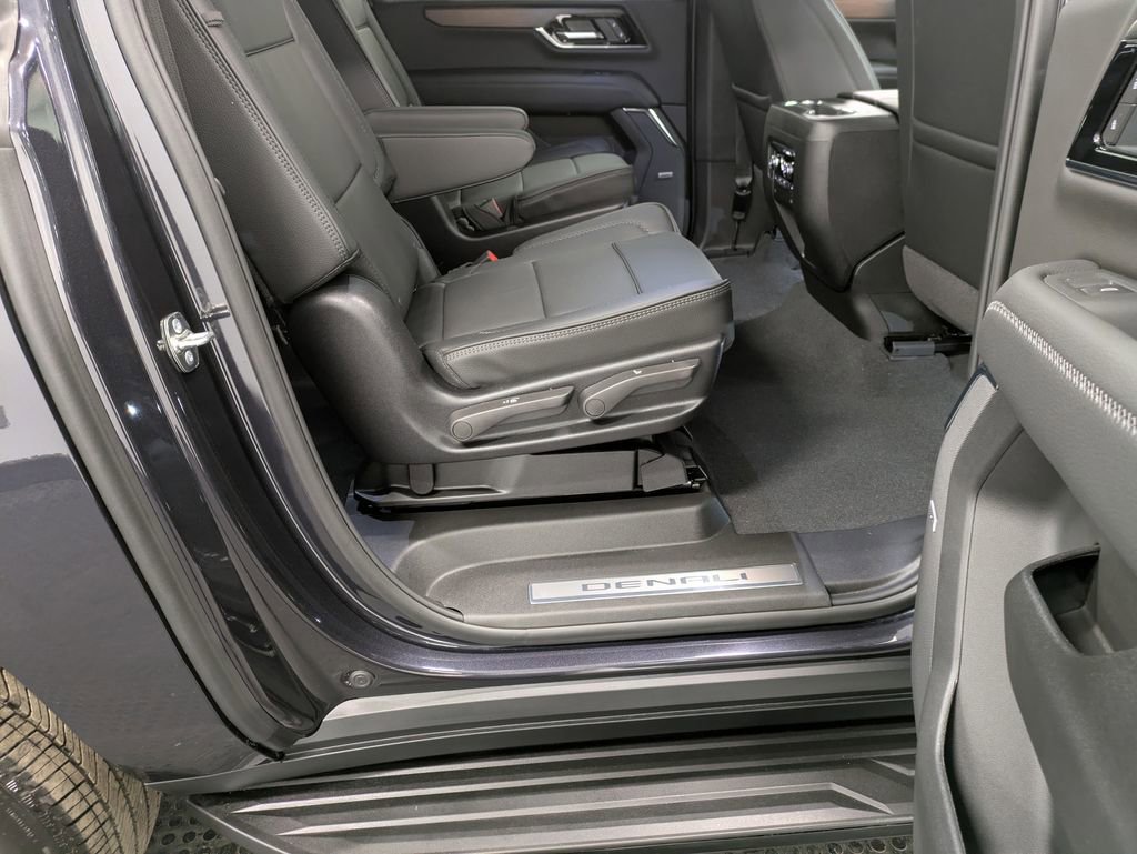 Used 2026 GMC Yukon XL Denali AWD/4WD image 26