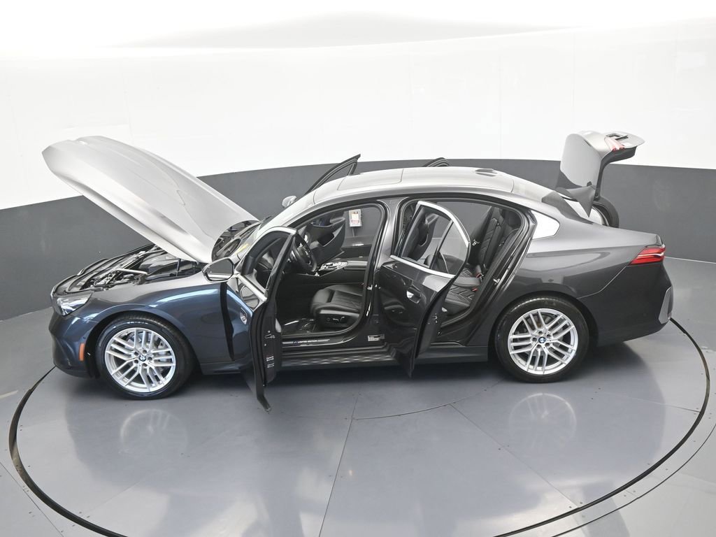 Used 2024 BMW 530i RWD image 79