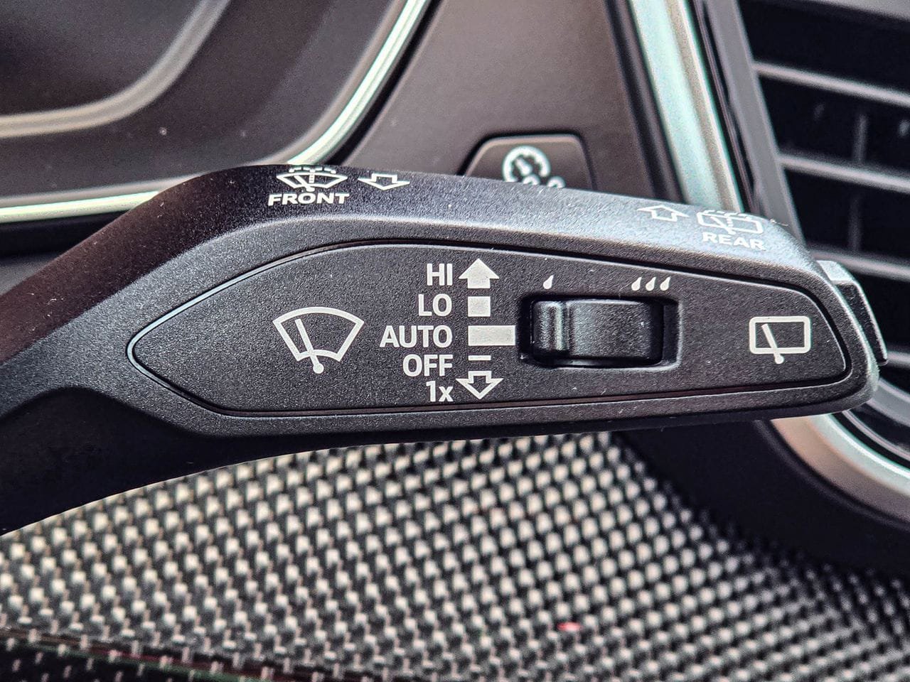 Used 2024 Audi SQ5 Prestige AWD/4WD image 28