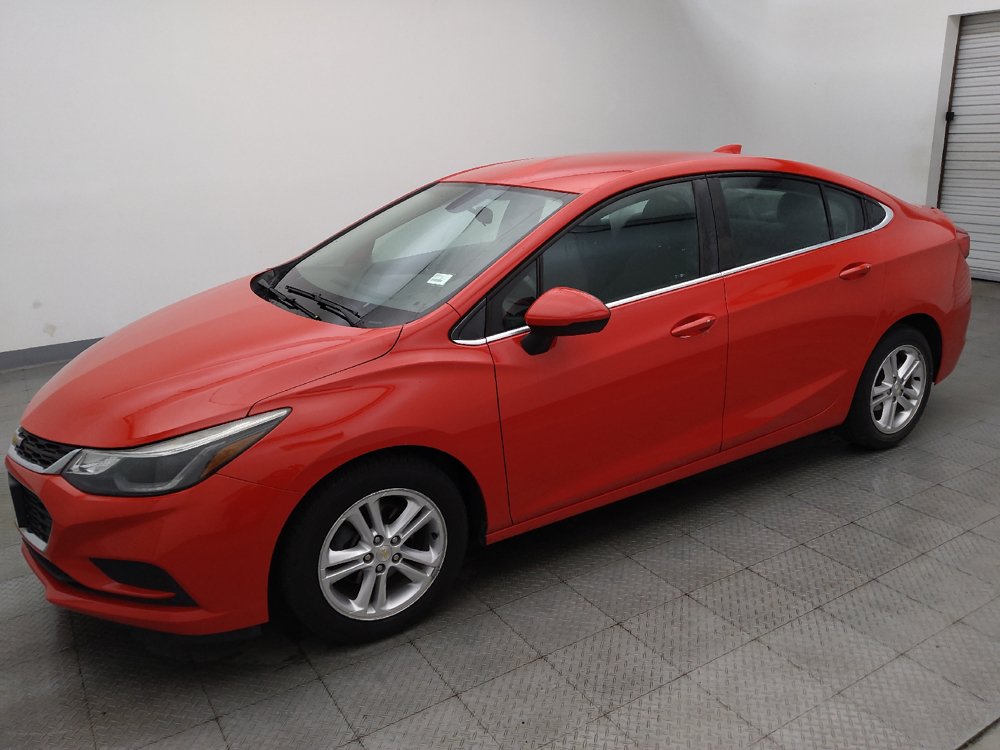 Used 2017 Chevrolet Cruze LT w/ Convenience Package FWD image 2