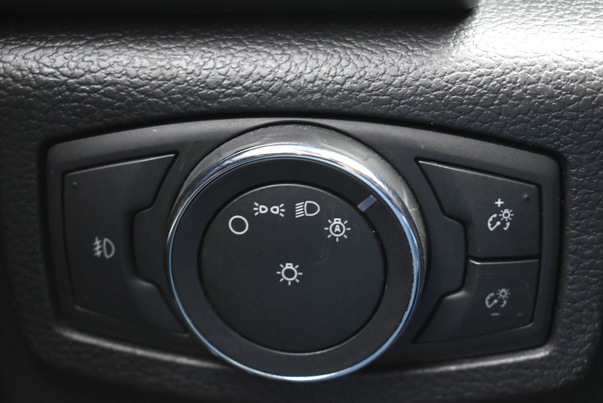 Used 2018 Ford Expedition Limited image 19