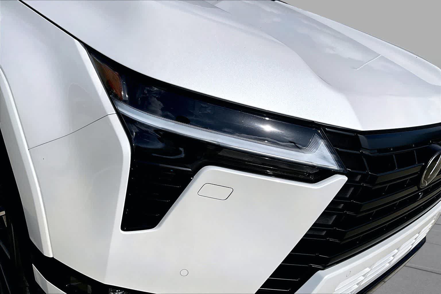 New 2026 Lexus GX 550 w/ Cold Area Package AWD/4WD image 19