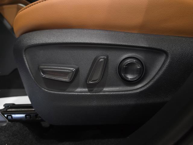 New 2026 Toyota Highlander Platinum AWD/4WD image 13