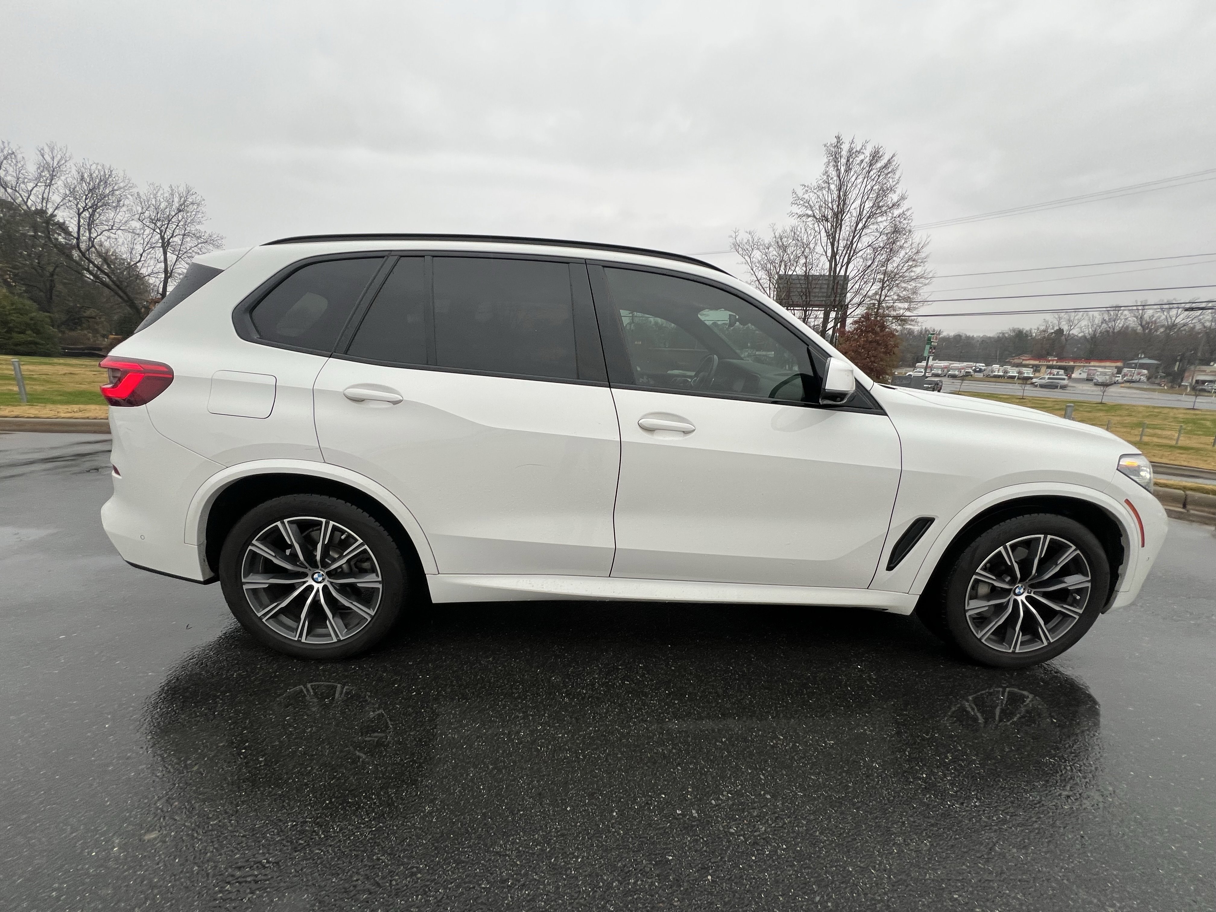 Used 2019 BMW X5 xDrive40i w/ M Sport Package image 10