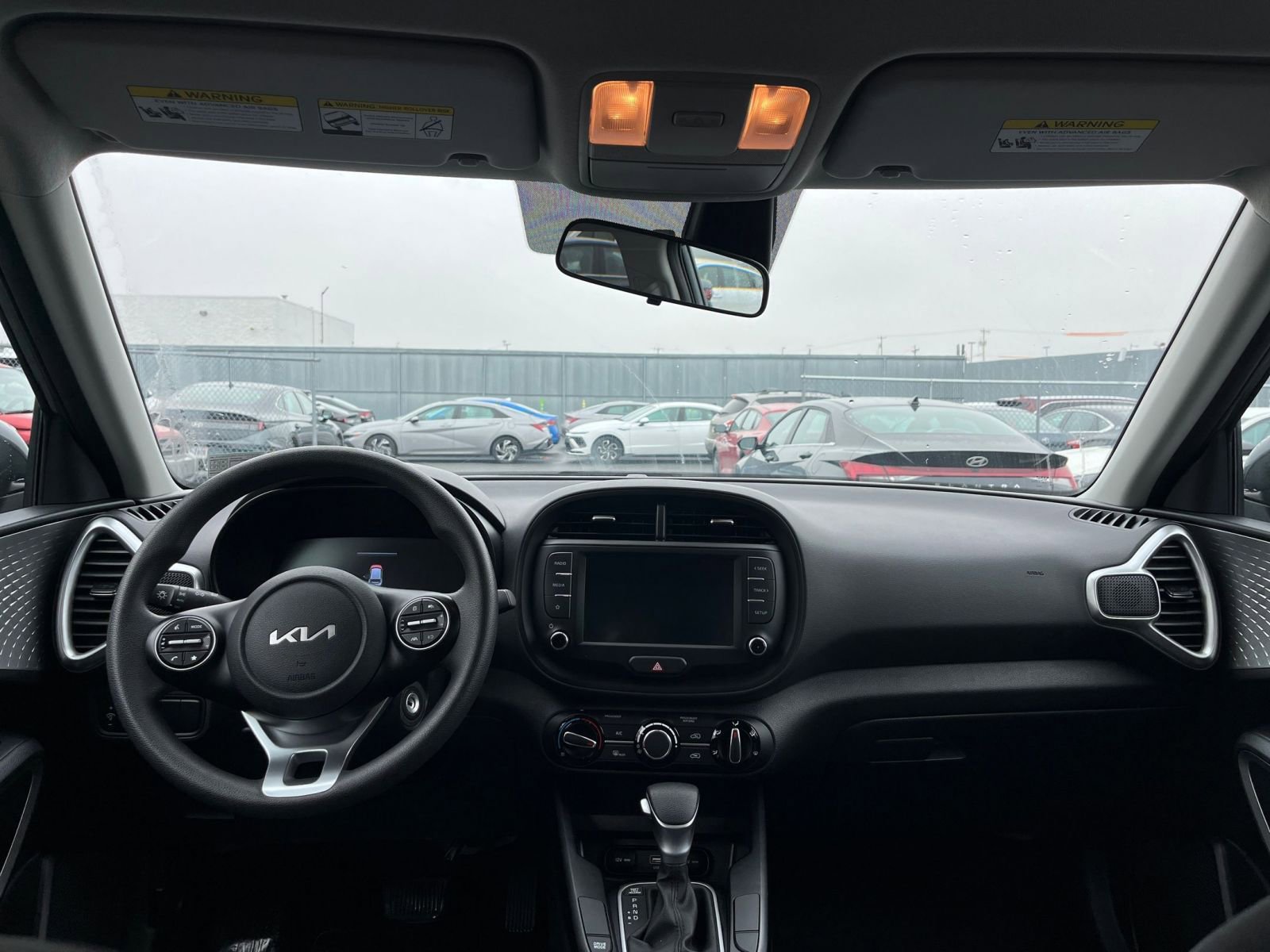 Used 2025 Kia Soul LX w/ LX Technology Package FWD image 31