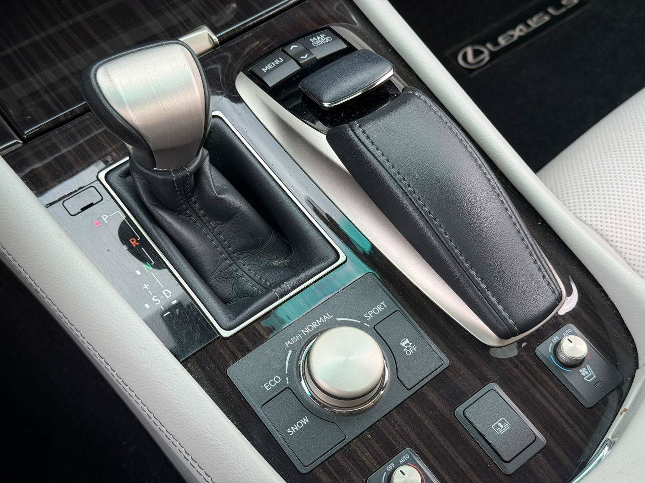 Used 2014 Lexus LS 460 AWD w/ Comfort Package image 23