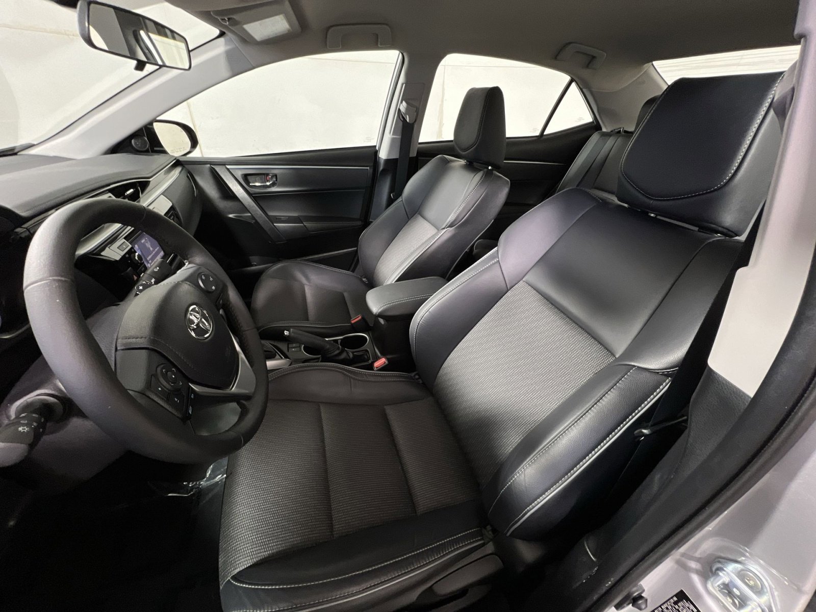 Used 2015 Toyota Corolla S image 11