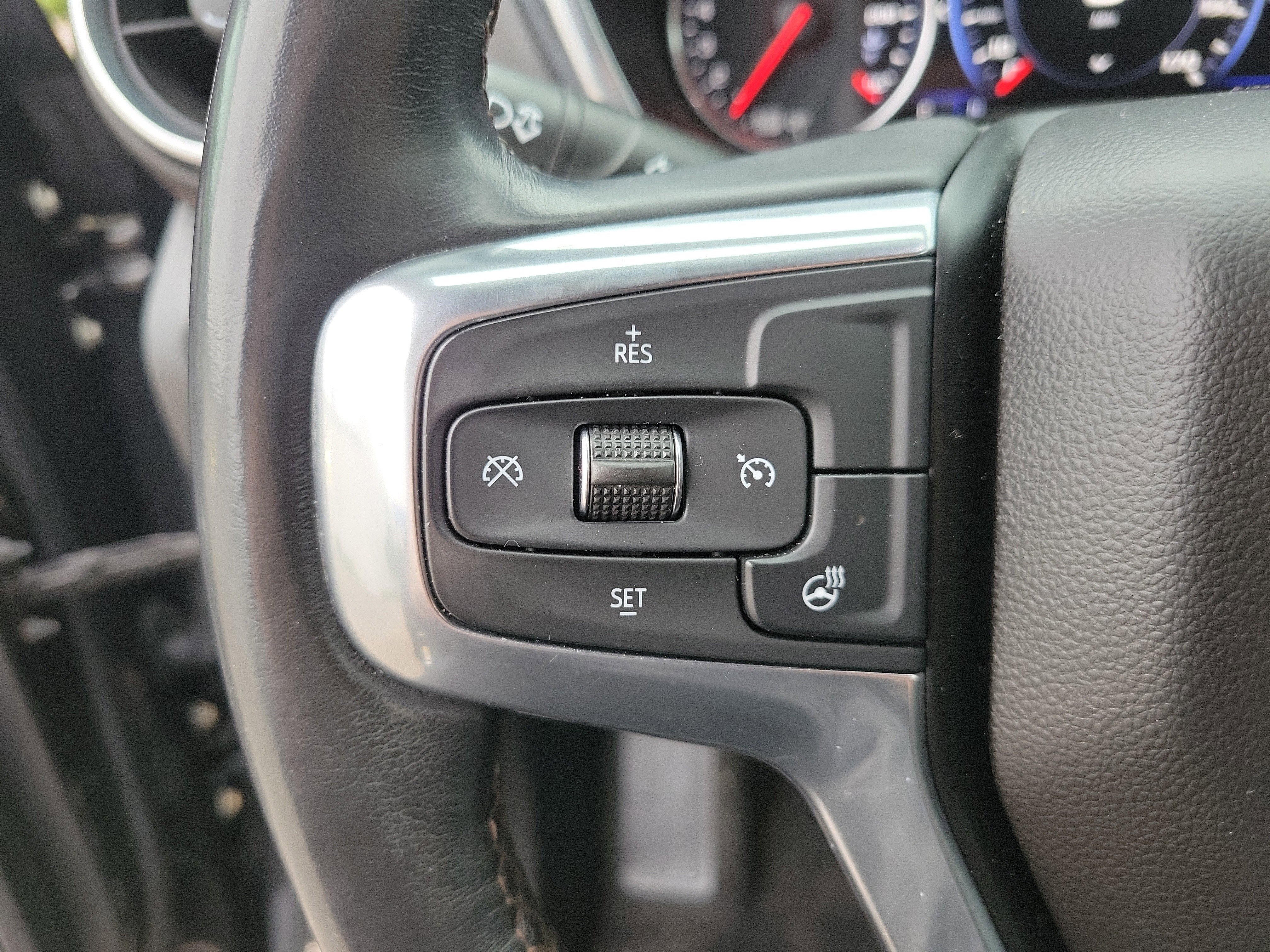 Used 2020 Chevrolet Blazer Premier w/ LPO, Black Grille Bar Package AWD/4WD image 21