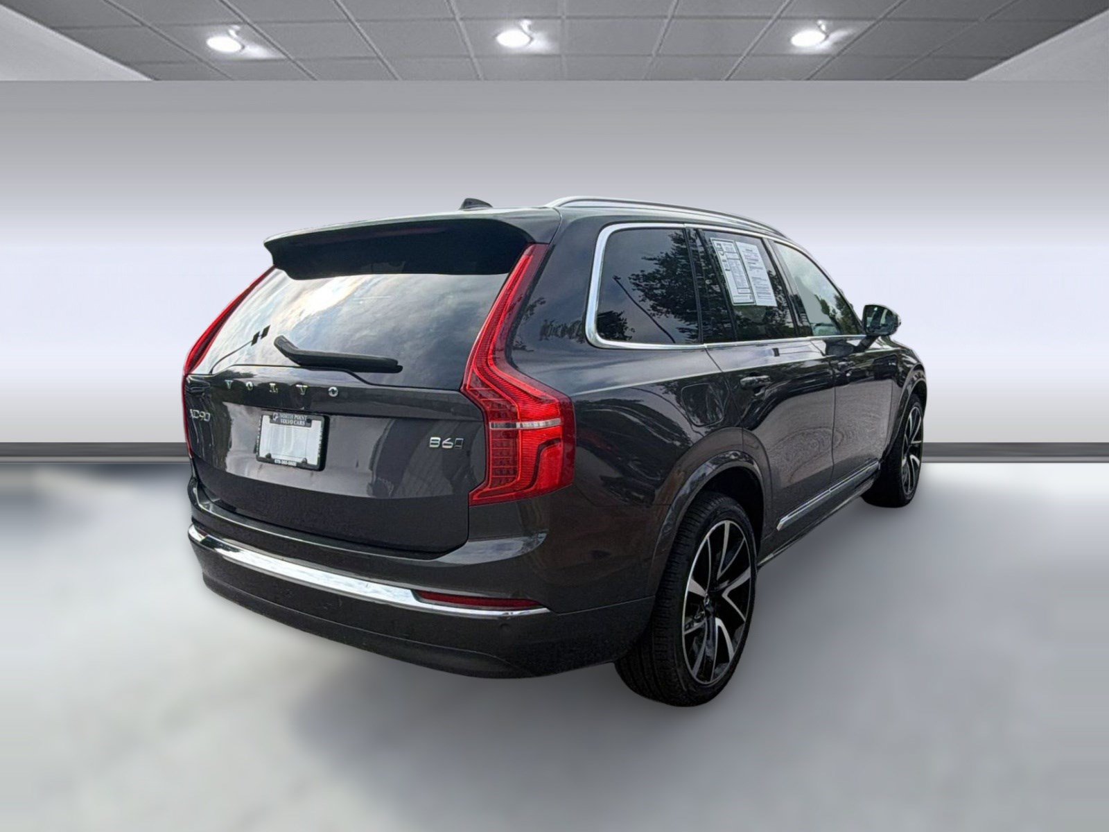 Certified 2023 Volvo XC90 B6 Plus AWD/4WD image 9