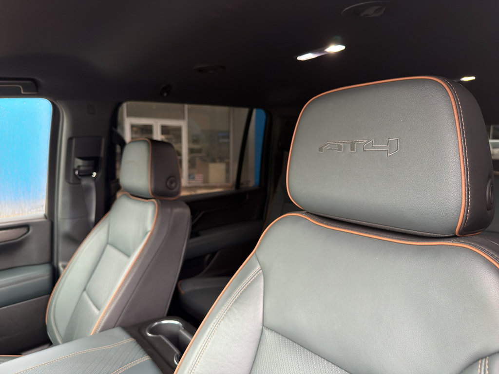 Used 2025 GMC Yukon XL AT4 AWD/4WD image 35