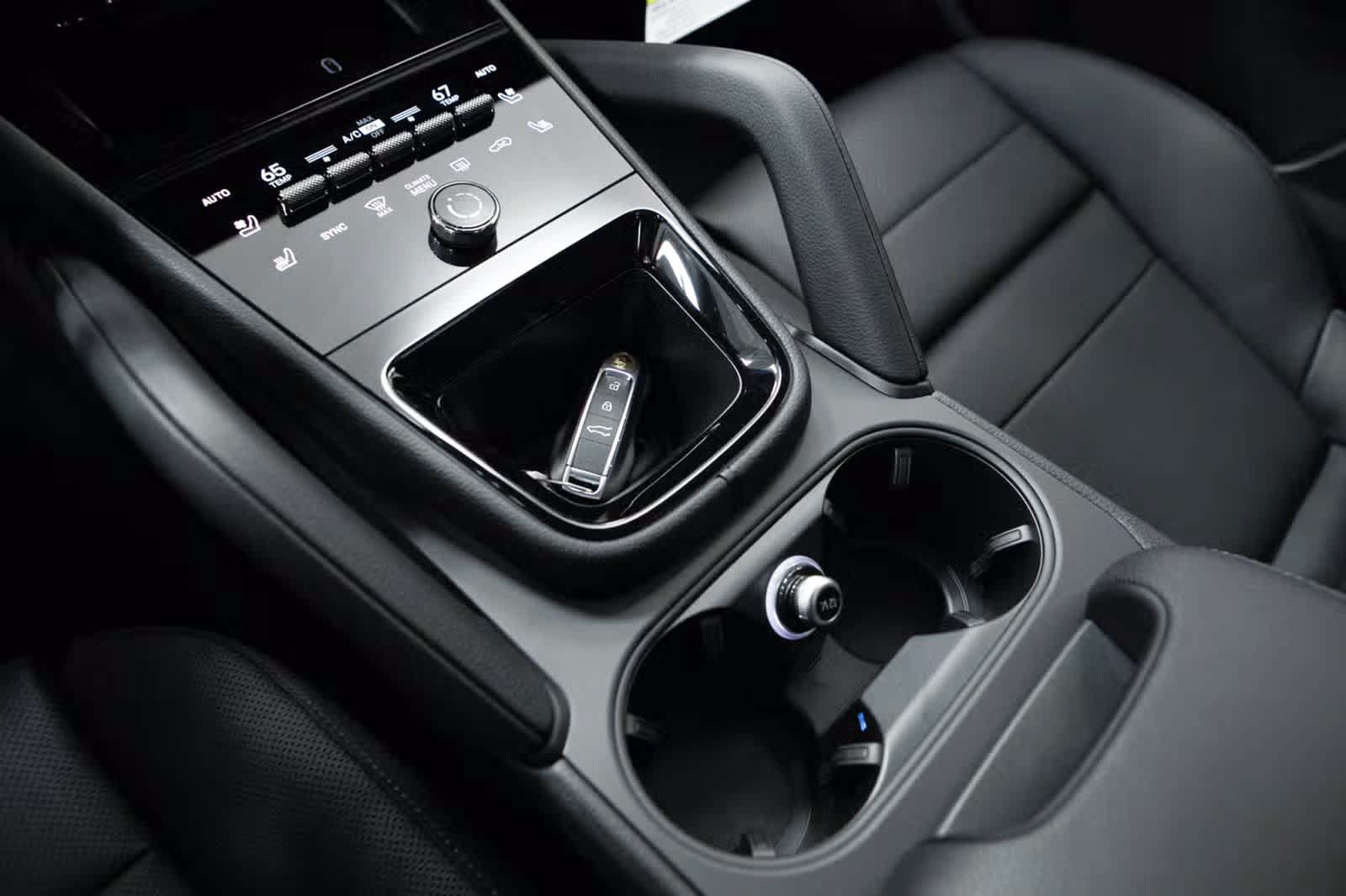 Certified 2026 Porsche Cayenne AWD/4WD image 29