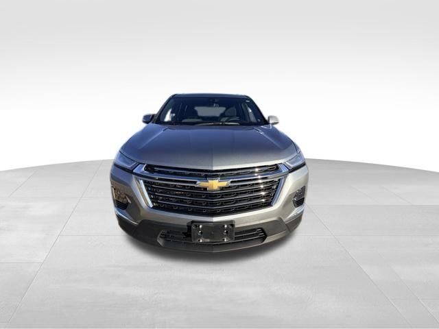 Used 2023 Chevrolet Traverse LT image 3