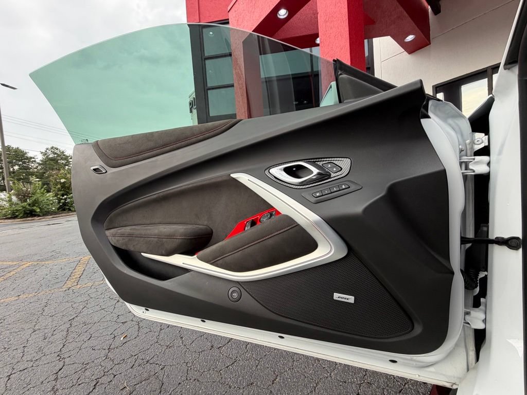 Used 2019 Chevrolet Camaro ZL1 RWD image 11