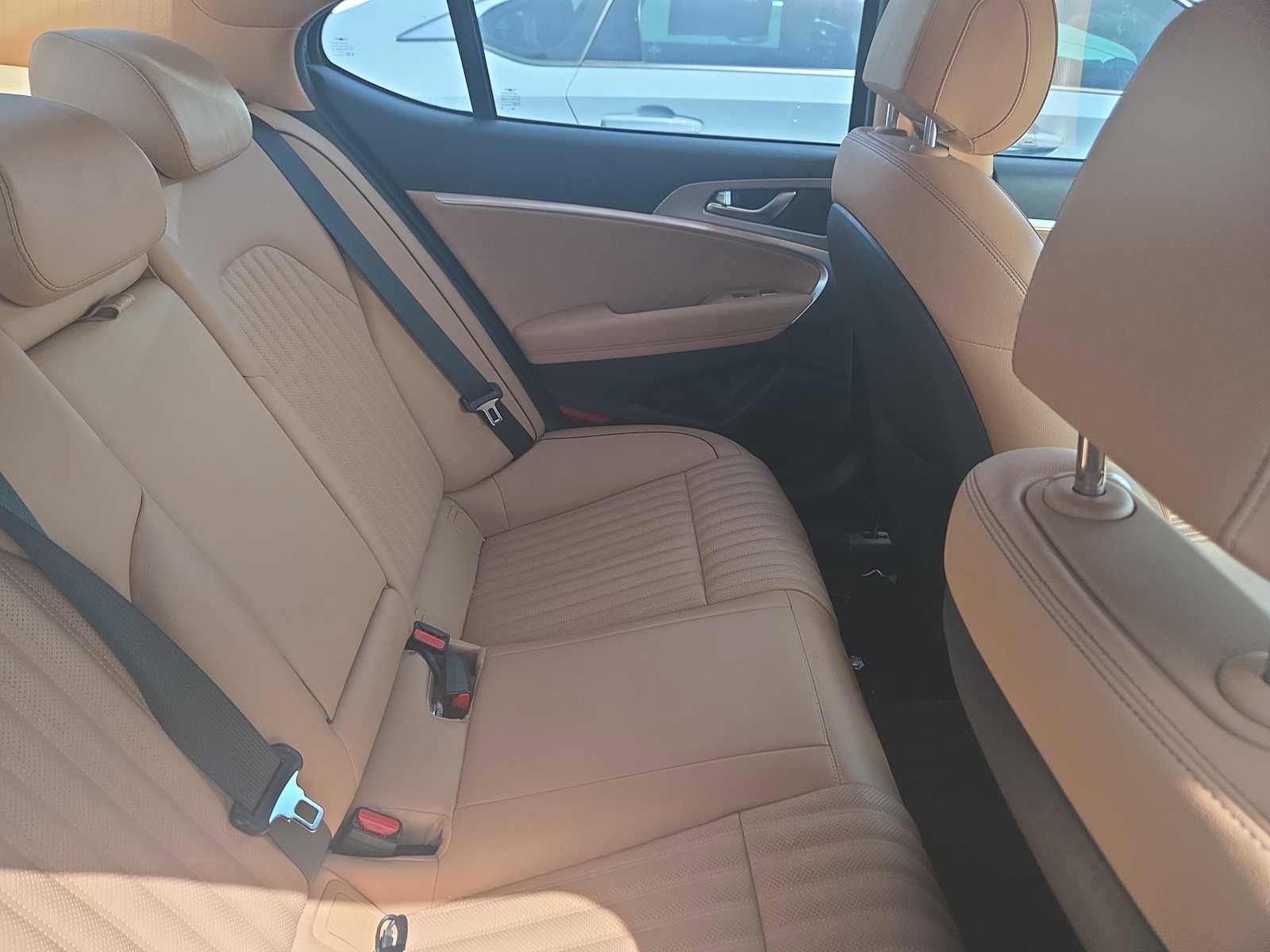 Used 2022 Genesis G70 3.3T Advanced image 12