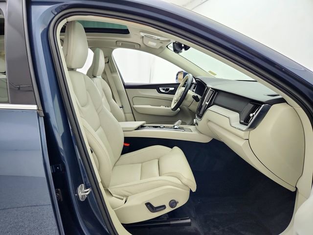 Certified 2023 Volvo XC60 B6 Ultimate w/ Protection Package Premier image 14