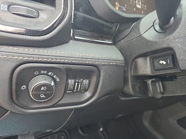 New 2026 RAM 3500 Limited AWD/4WD image 19