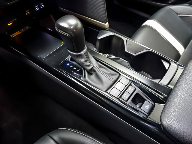 Certified 2025 Toyota Camry SE FWD image 16