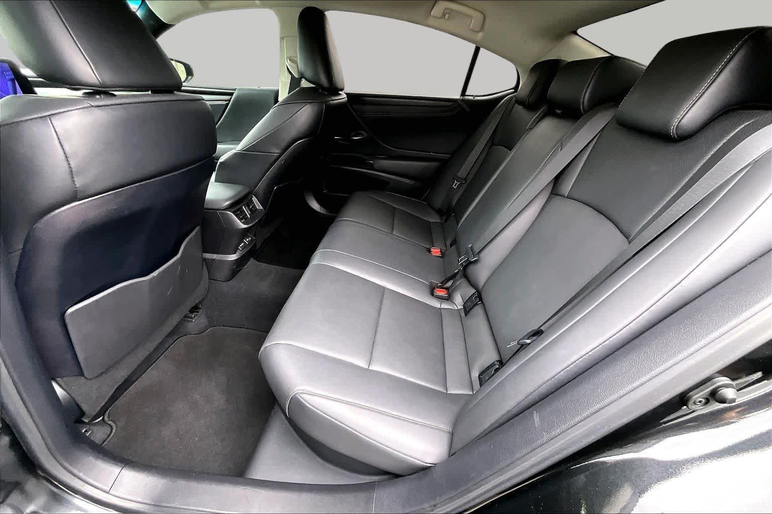 Used 2024 Lexus ES 300h w/ Premium Package FWD image 19