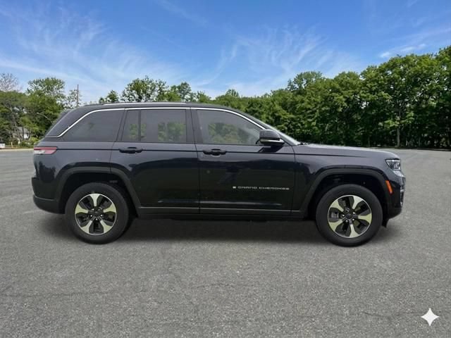 Used 2022 Jeep Grand Cherokee Limited 4xe w/ Luxury Tech Group II AWD/4WD image 10