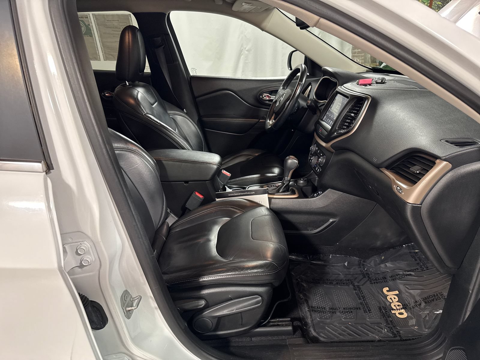 Used 2017 Jeep Cherokee Limited AWD/4WD image 31