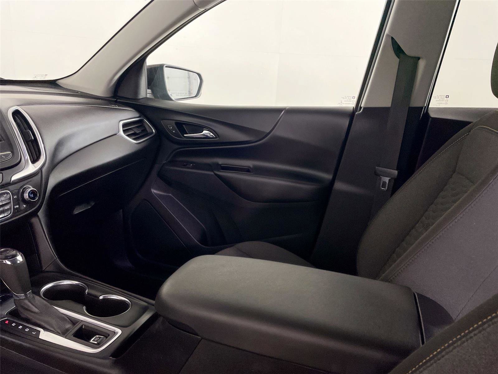 Used 2020 Chevrolet Equinox LT image 23