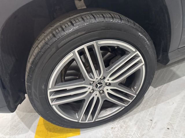 Used 2025 Mercedes-Benz GLS 450 4MATIC image 39