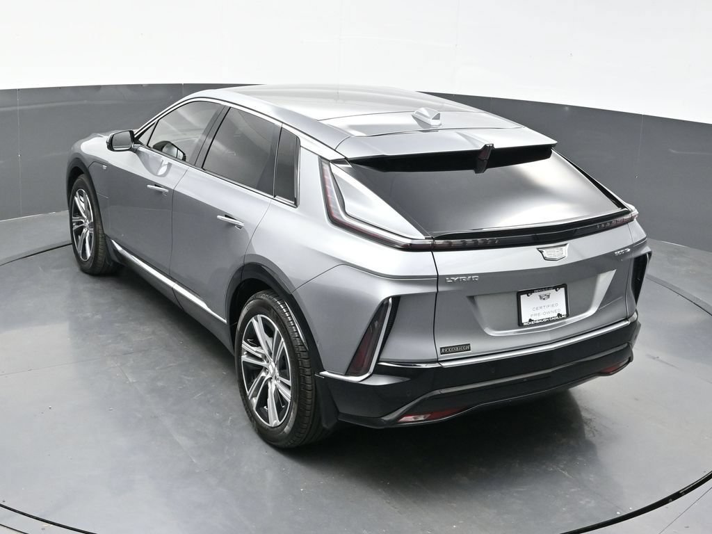 Certified 2024 Cadillac Lyriq Luxury AWD/4WD image 35