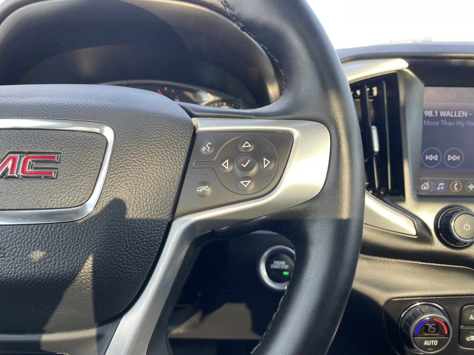 Used 2023 GMC Terrain SLT image 14