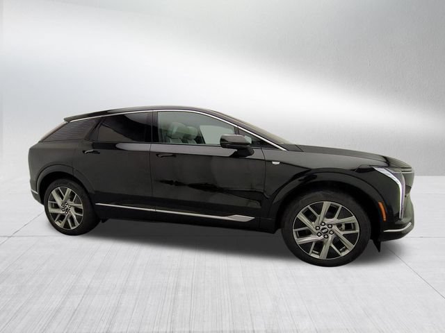 New 2027 Cadillac Optiq Luxury w/ LPO, Floor Liner Package AWD/4WD image 4