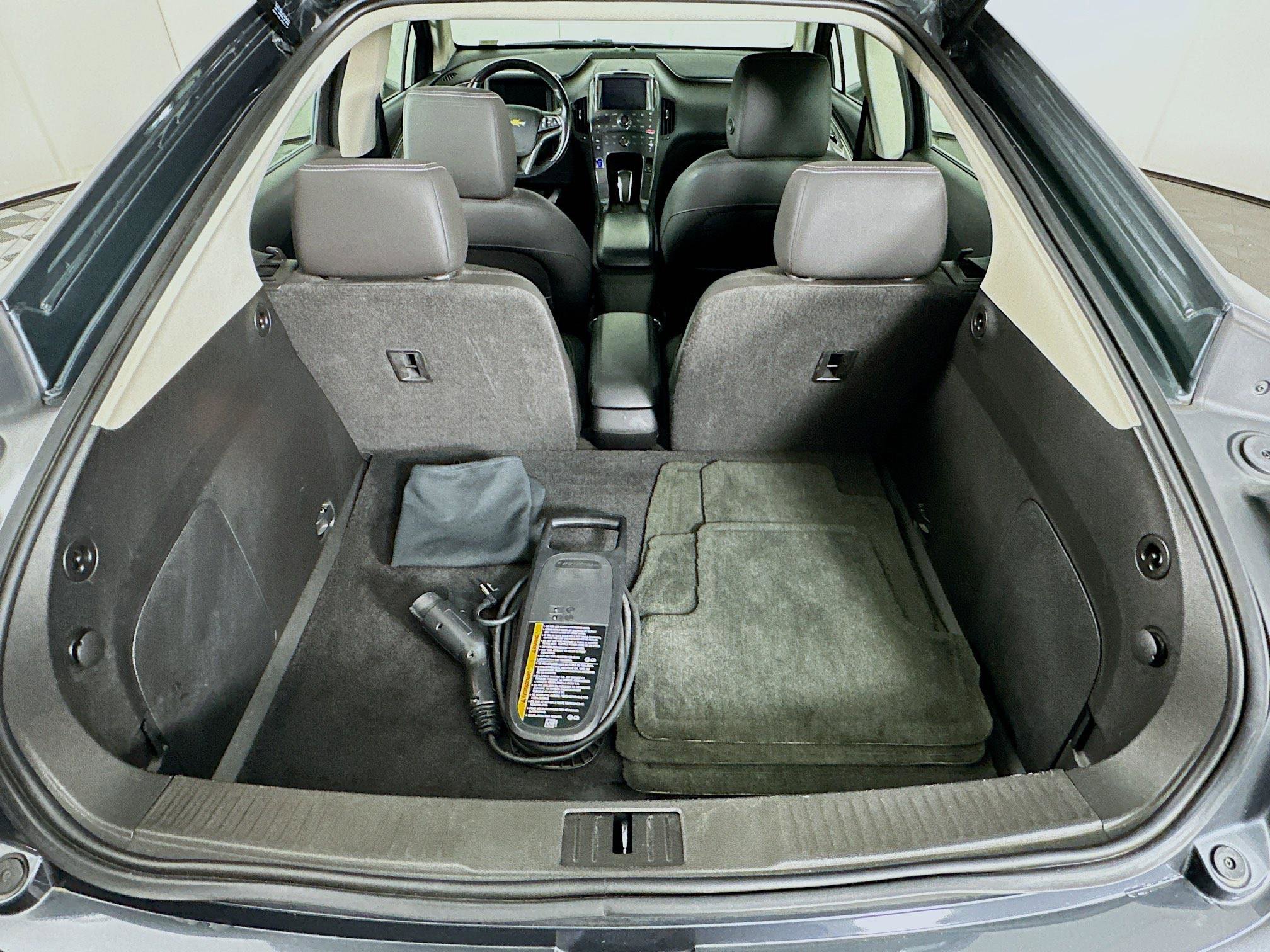 Used 2013 Chevrolet Volt Premium w/ Premium Trim Package FWD image 26