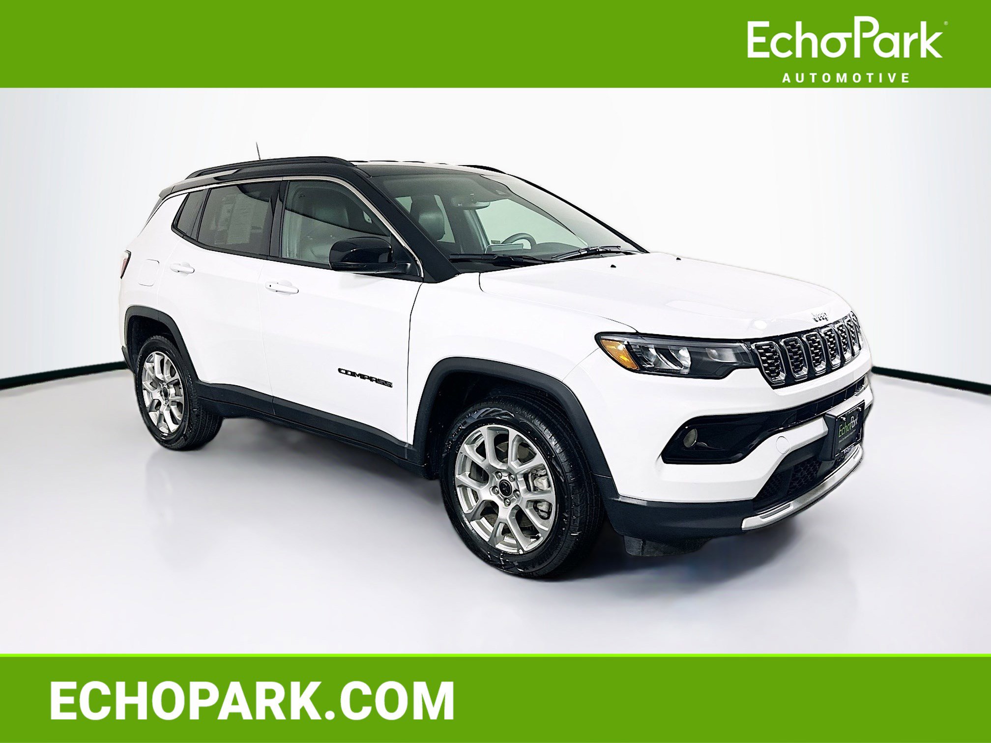 Used 2025 Jeep Compass Limited image 1