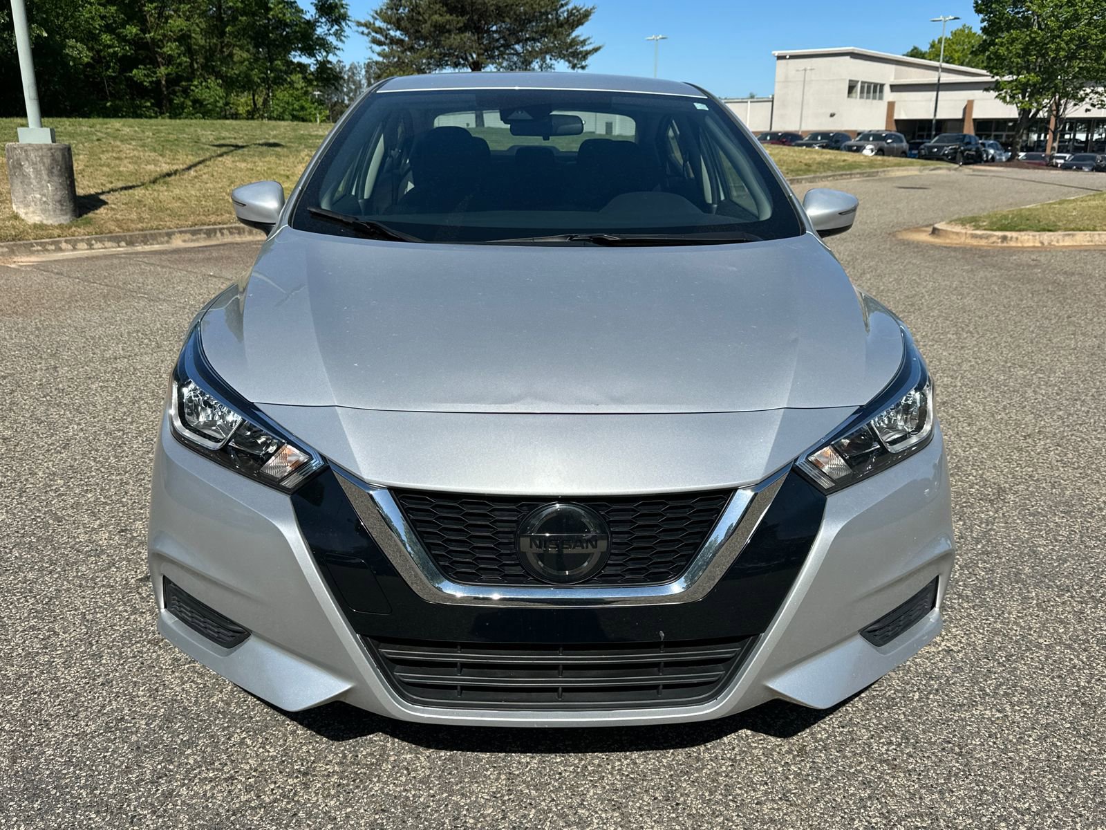 Used 2021 Nissan Versa SV image 2