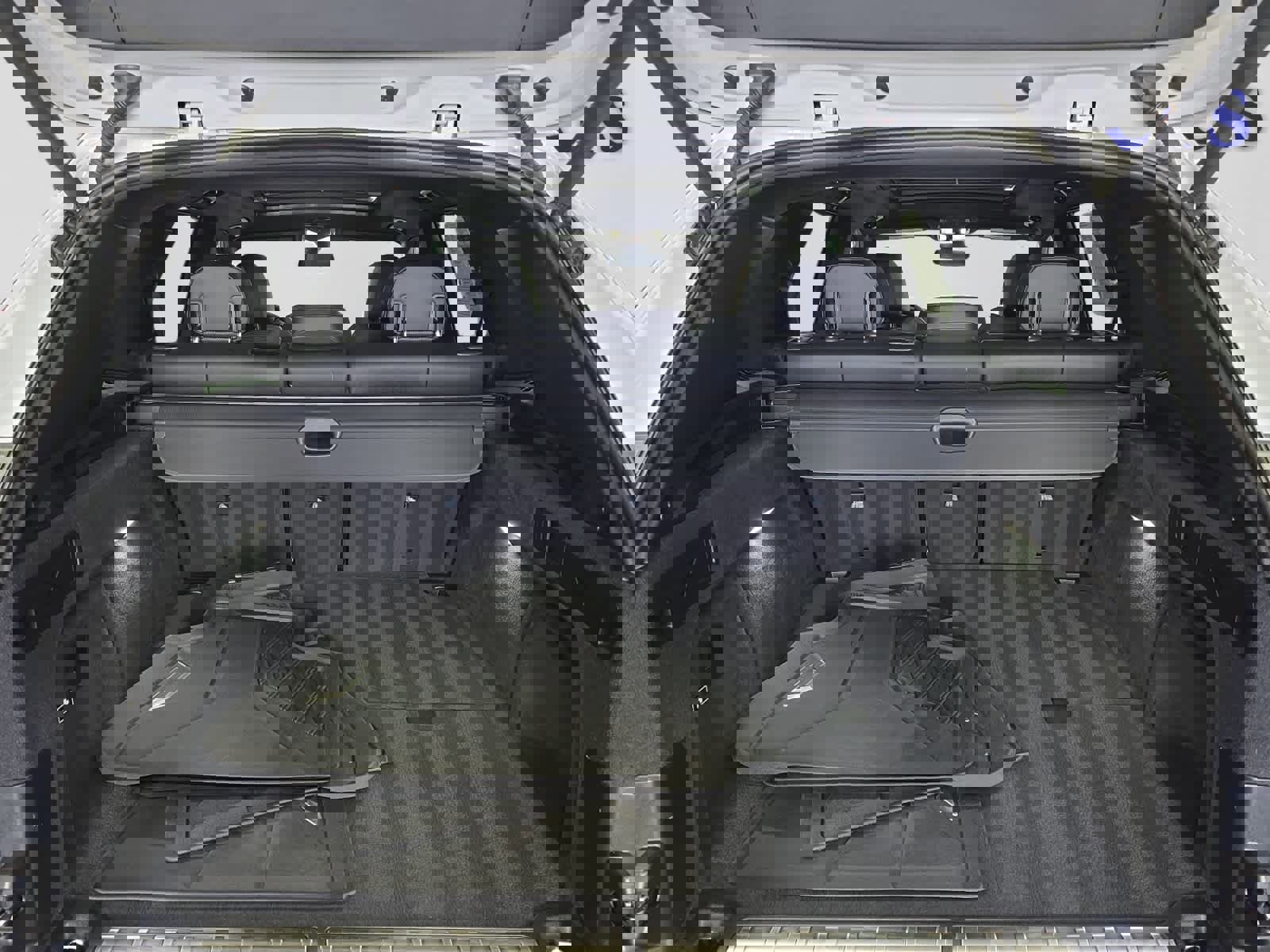 Used 2023 BMW X5 xDrive45e w/ Parking Assistance Package image 4