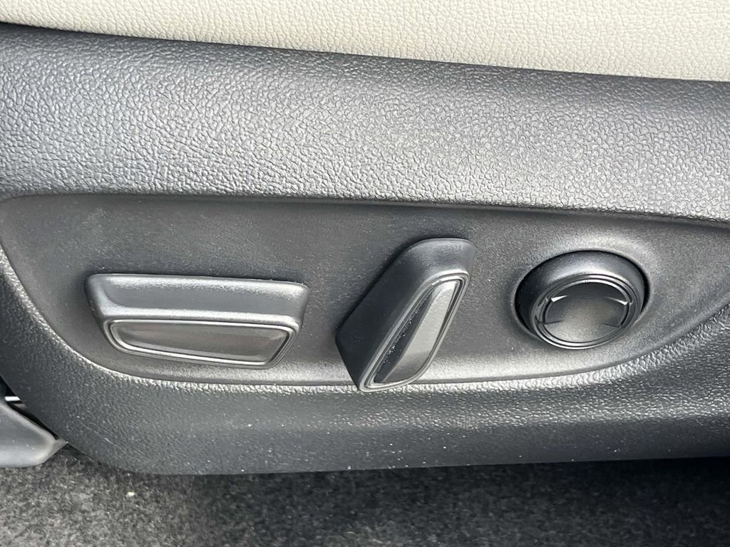 New 2026 Toyota Grand Highlander AWD Hybrid image 14