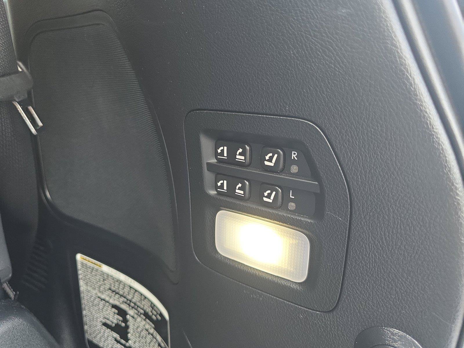Used 2021 Lexus LX 570 4WD w/ Luxury Package image 29