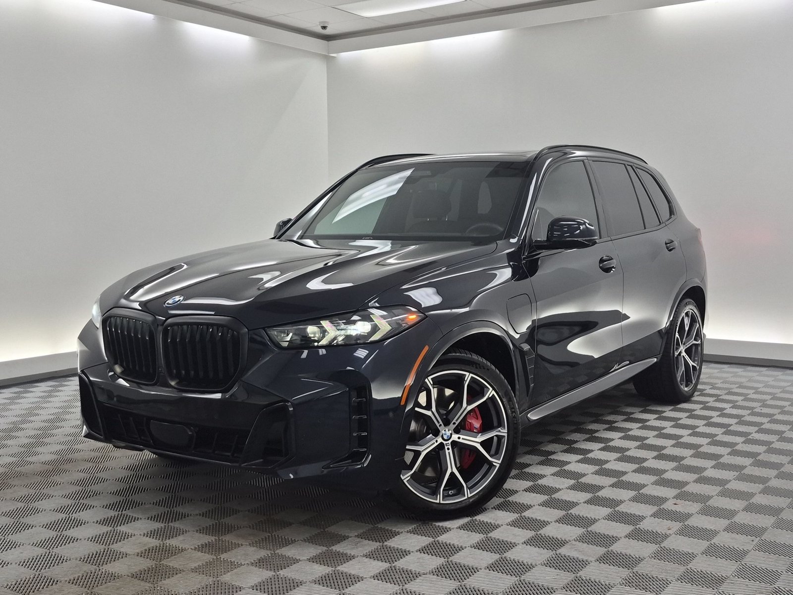 Used 2026 BMW X5 xDrive50e w/ Executive Package AWD/4WD image 1