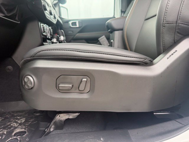 New 2026 Jeep Wrangler Unlimited Sahara AWD/4WD image 23