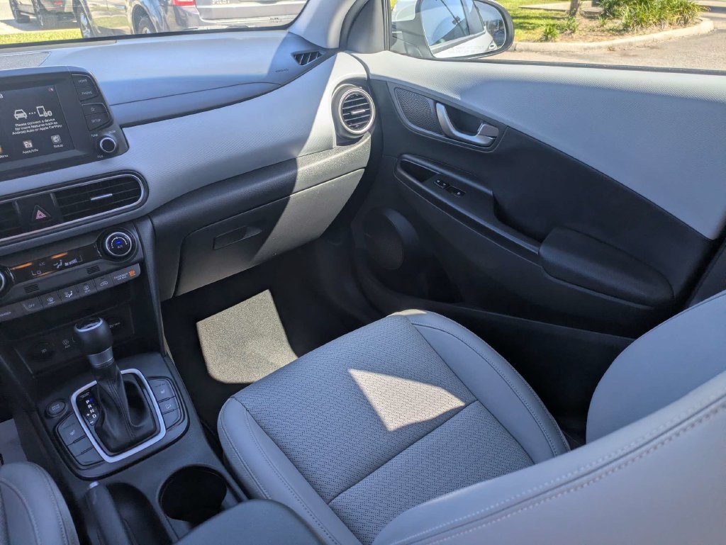 Used 2021 Hyundai Kona Limited FWD image 17