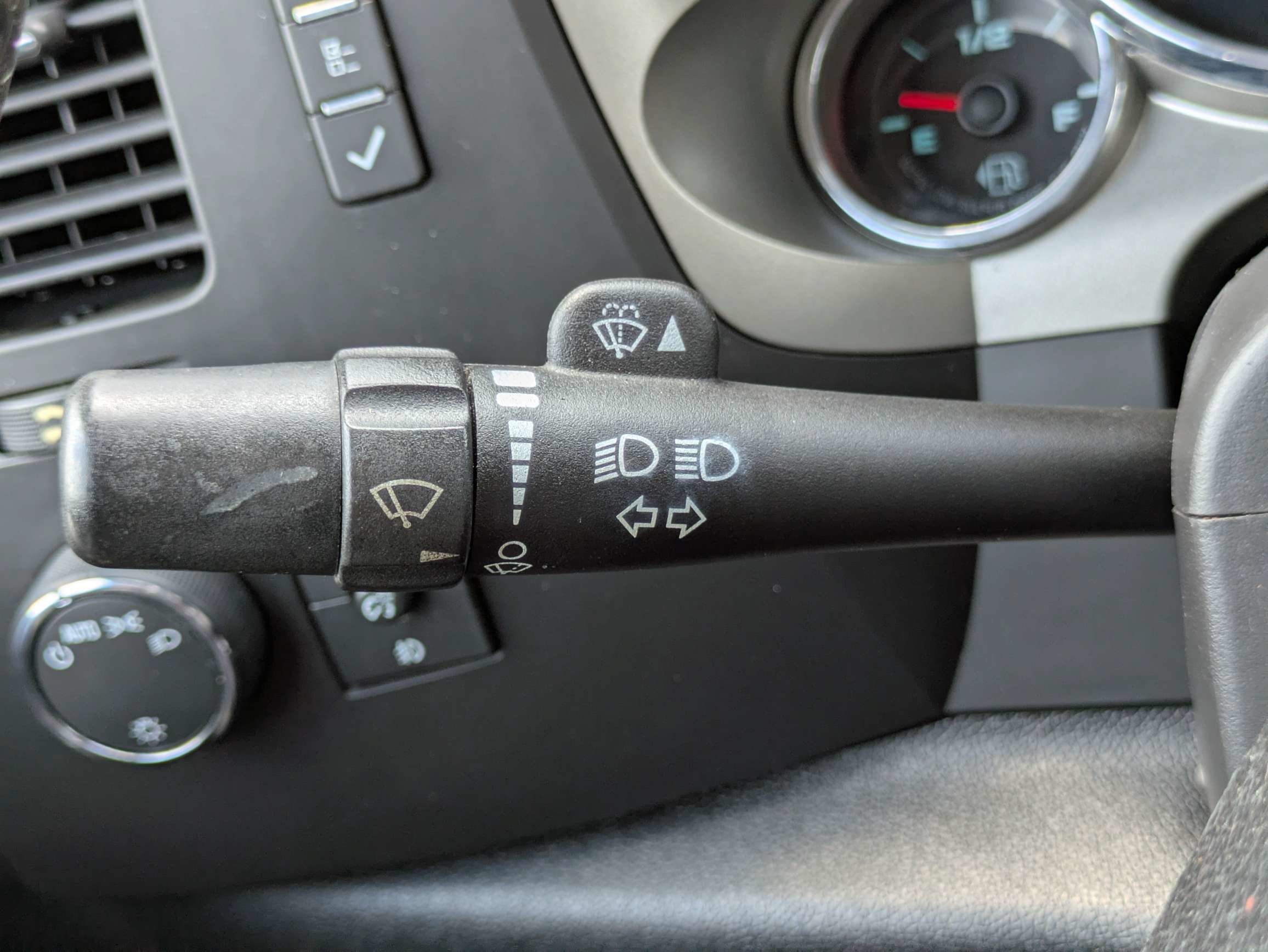 Used 2011 GMC Sierra 3500 SLE w/ SLE Preferred Package RWD image 14